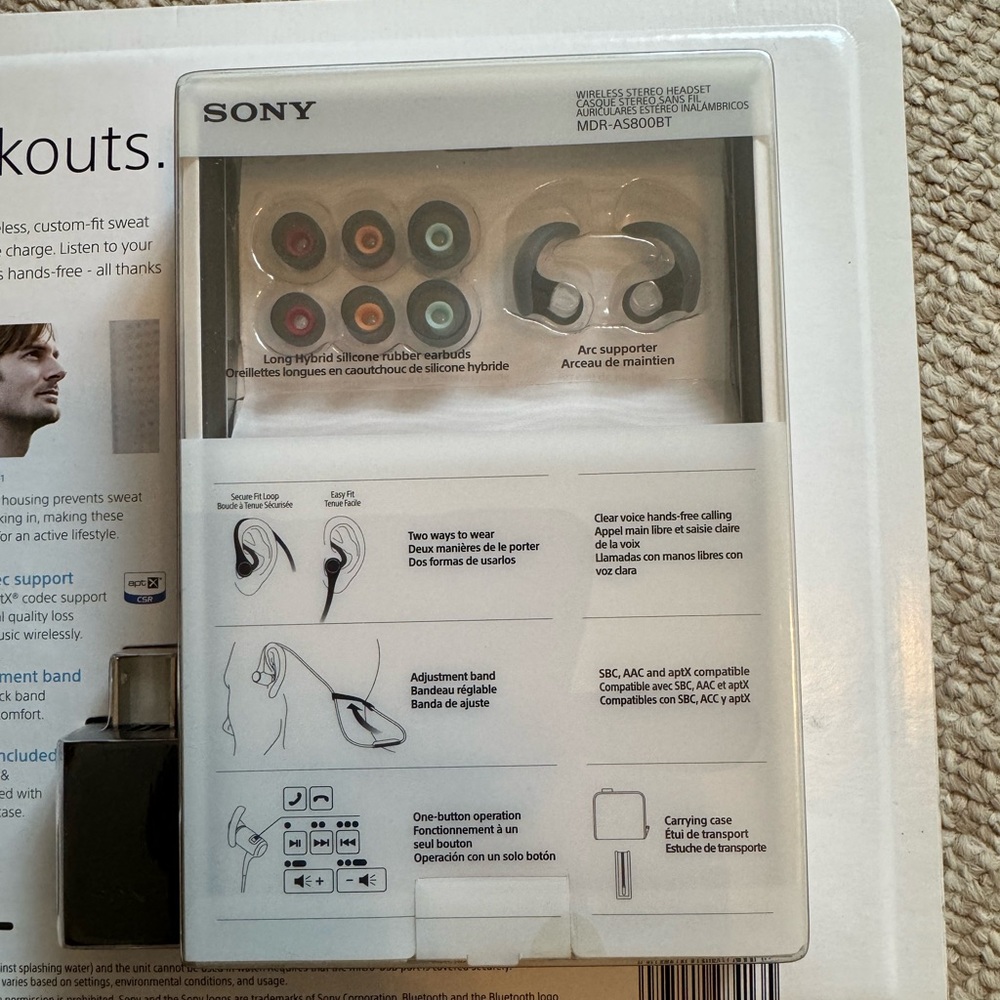 Sony wire-free workouts headset - Picture 2 of 5